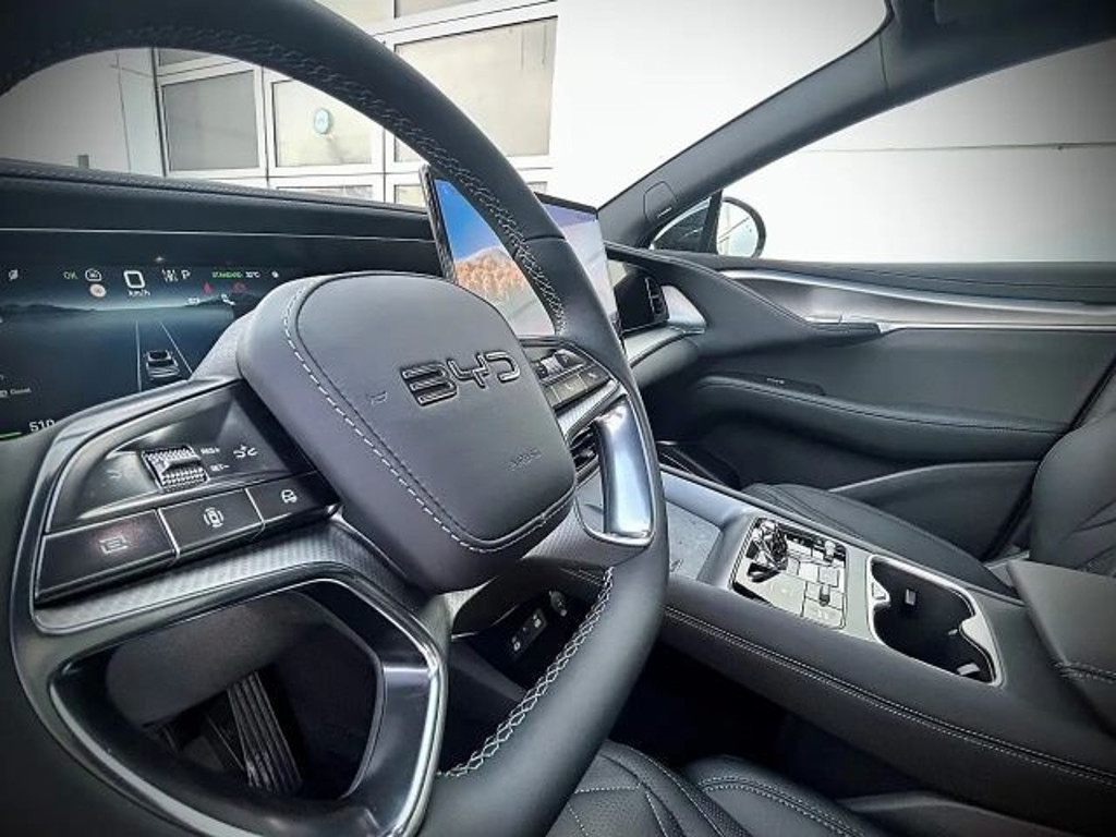 BYD Sealion 7