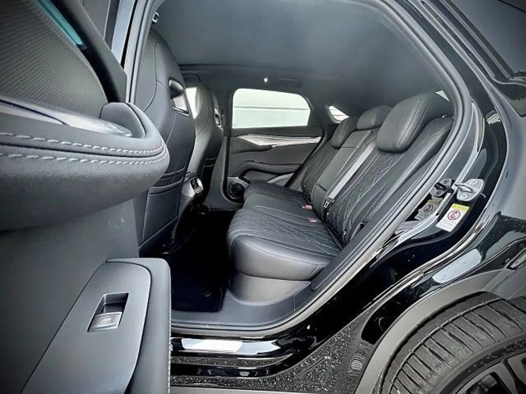 BYD Sealion 7