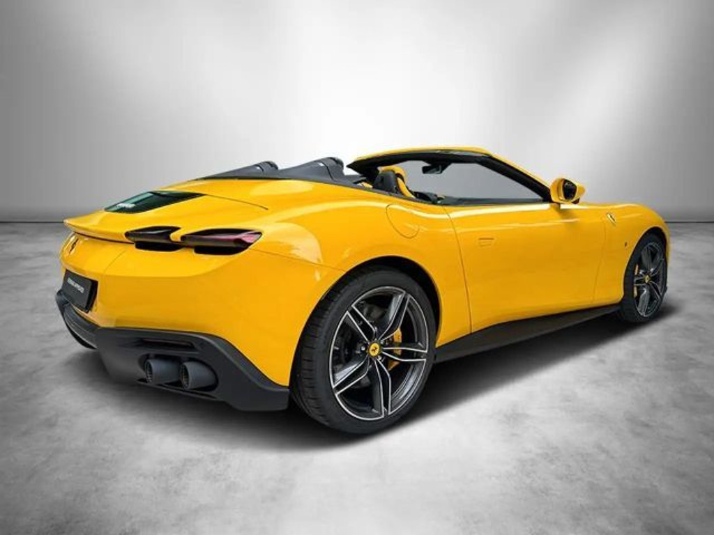 Ferrari Roma Spider