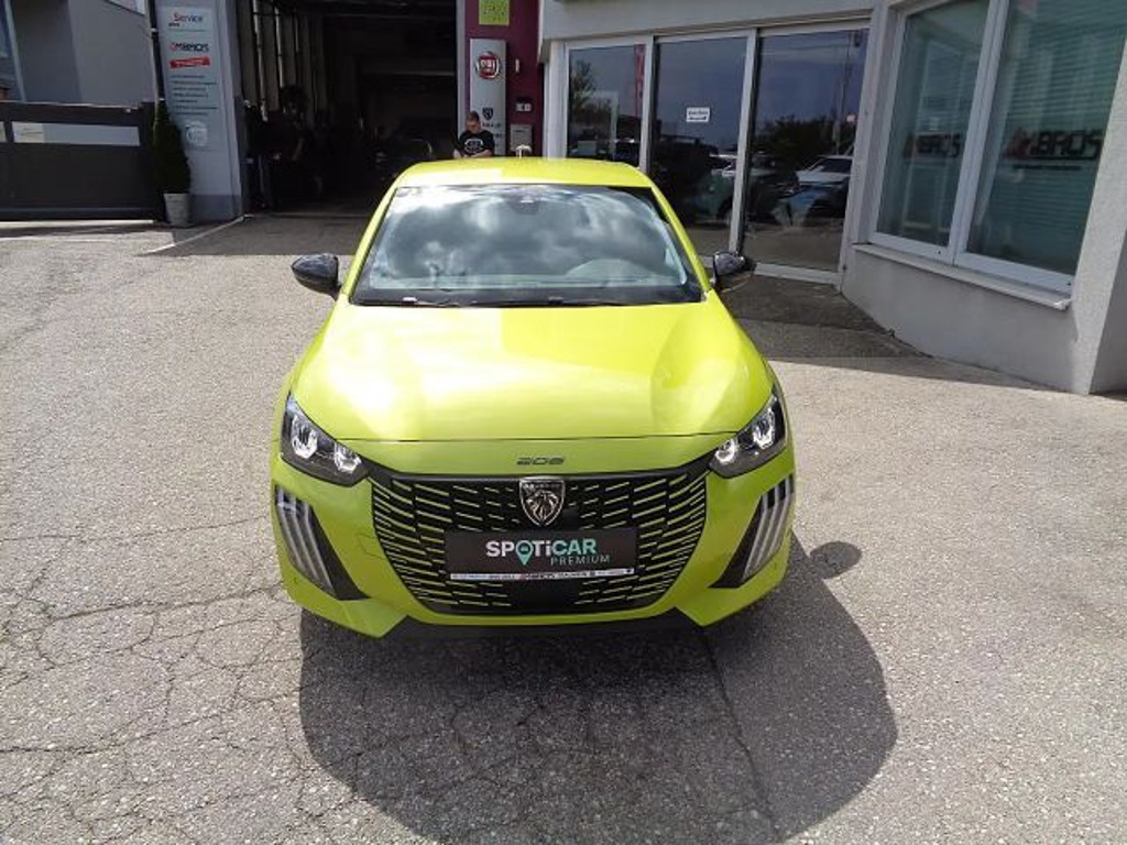 Peugeot e-208