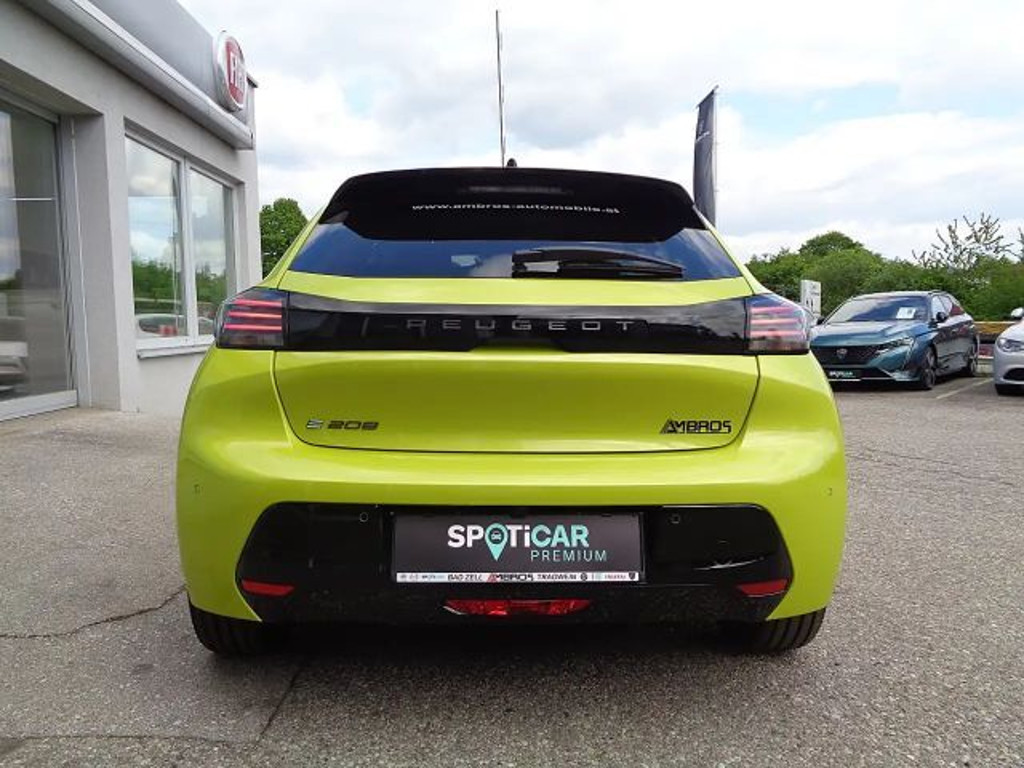 Peugeot e-208