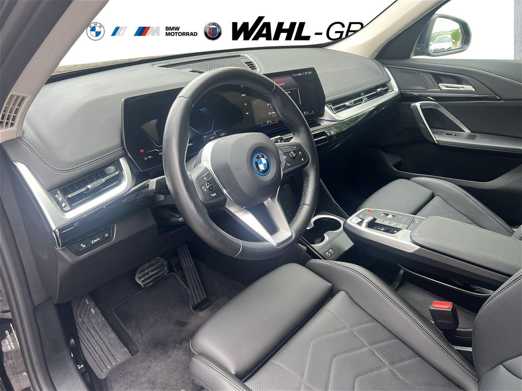 BMW iX1