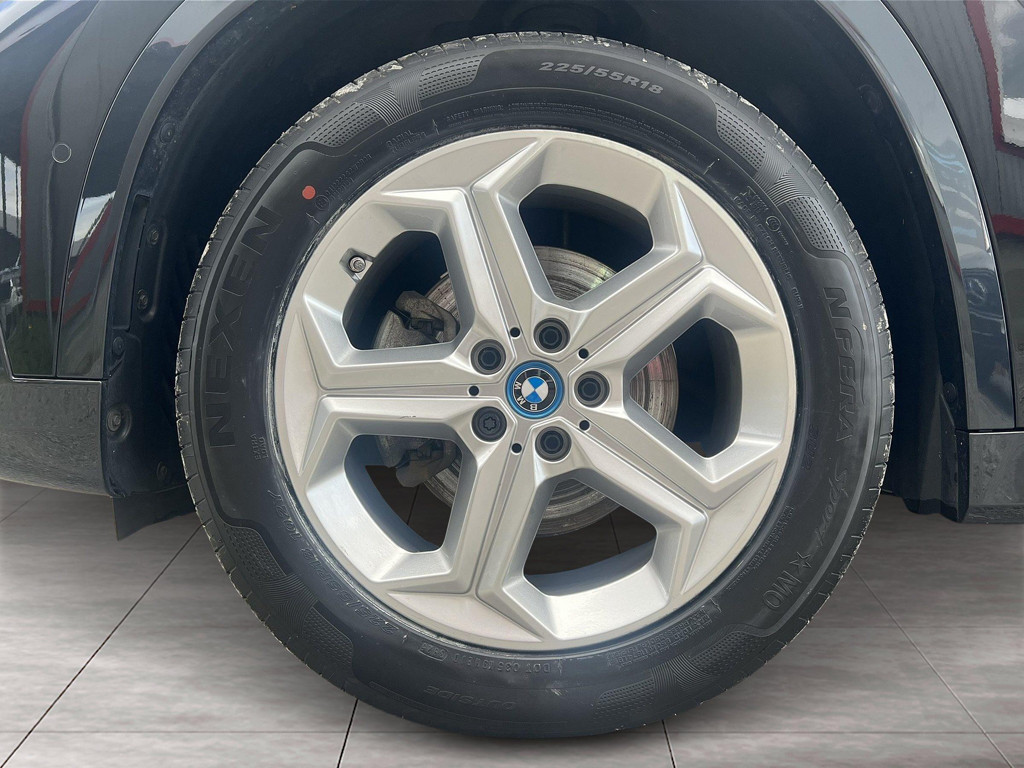 BMW iX1