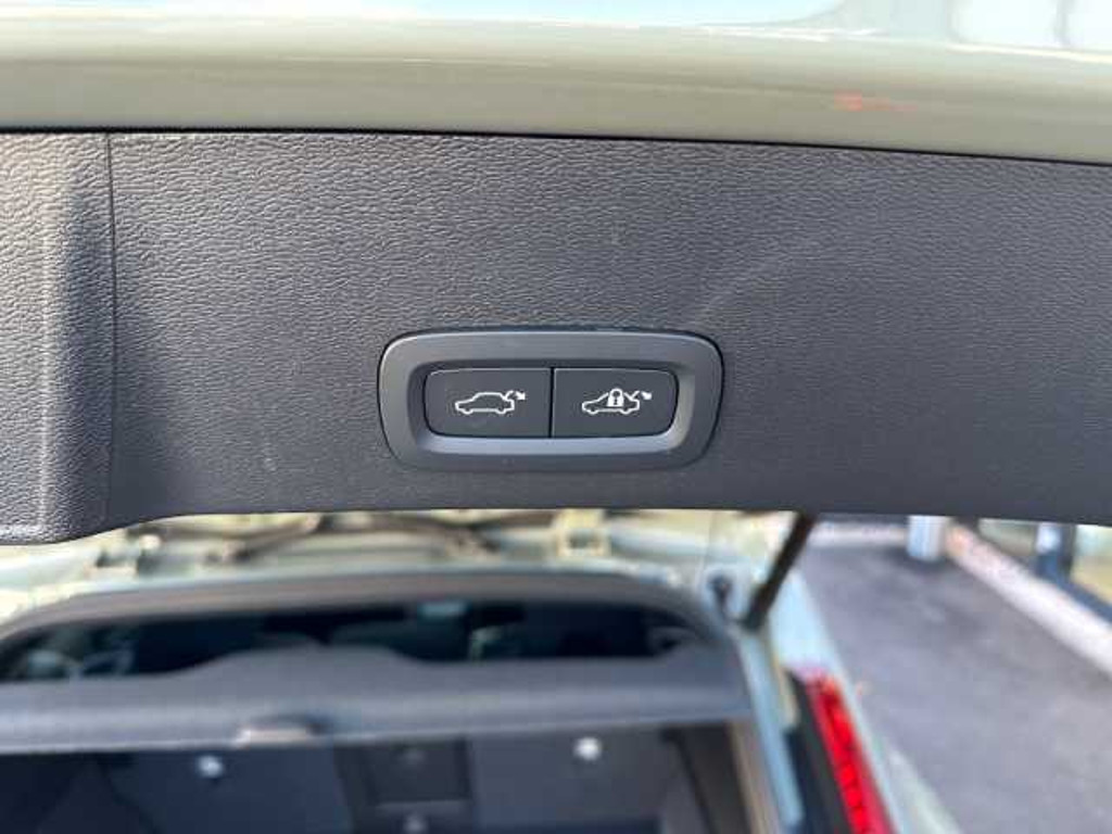 Volvo XC40 Plus Dark
