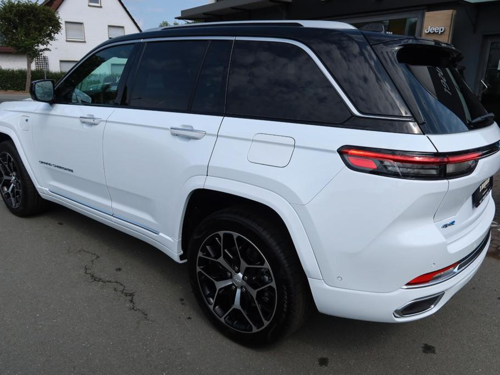 Jeep Grand Cherokee Summit 4xe Hybrid