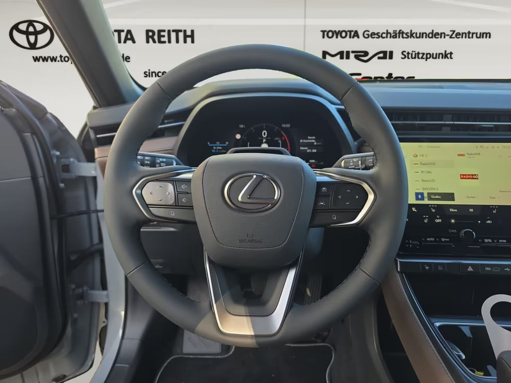 Lexus LBX