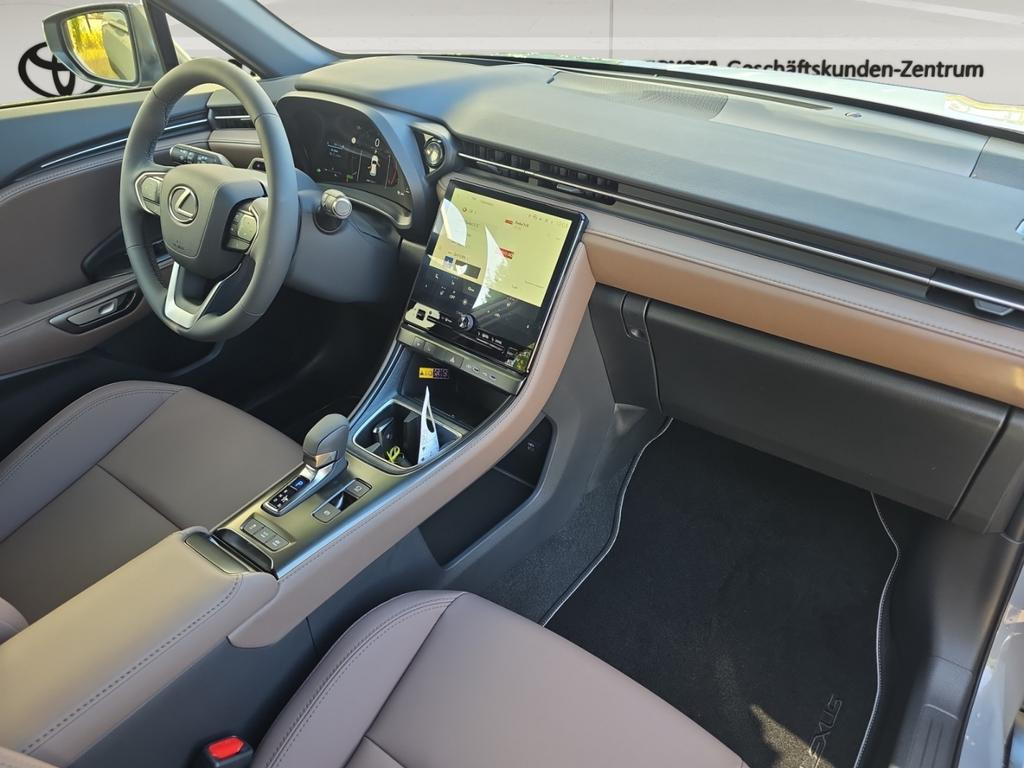 Lexus LBX