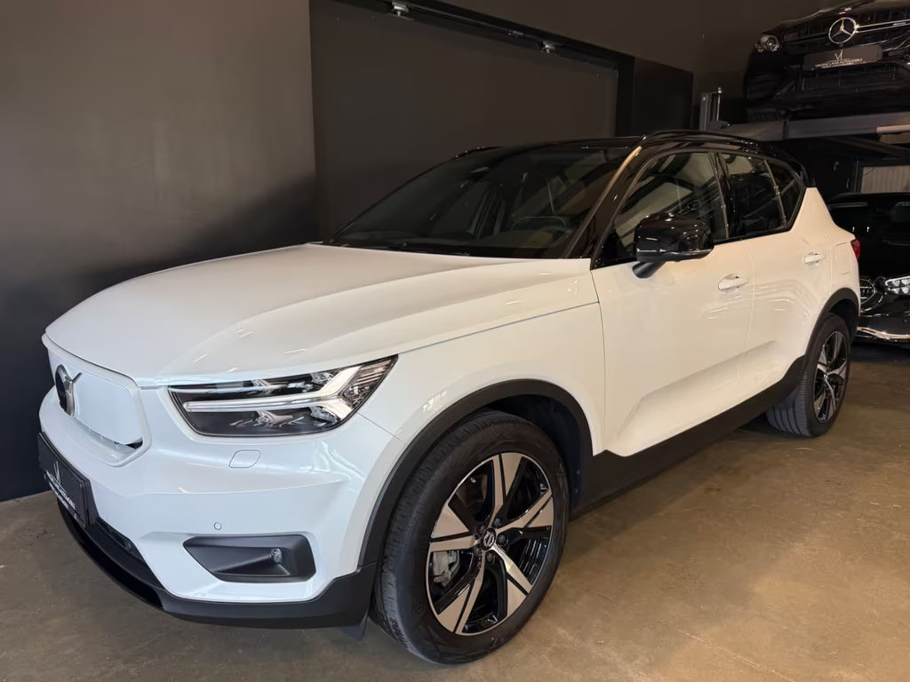 Volvo XC40 AWD R-Design Recharge