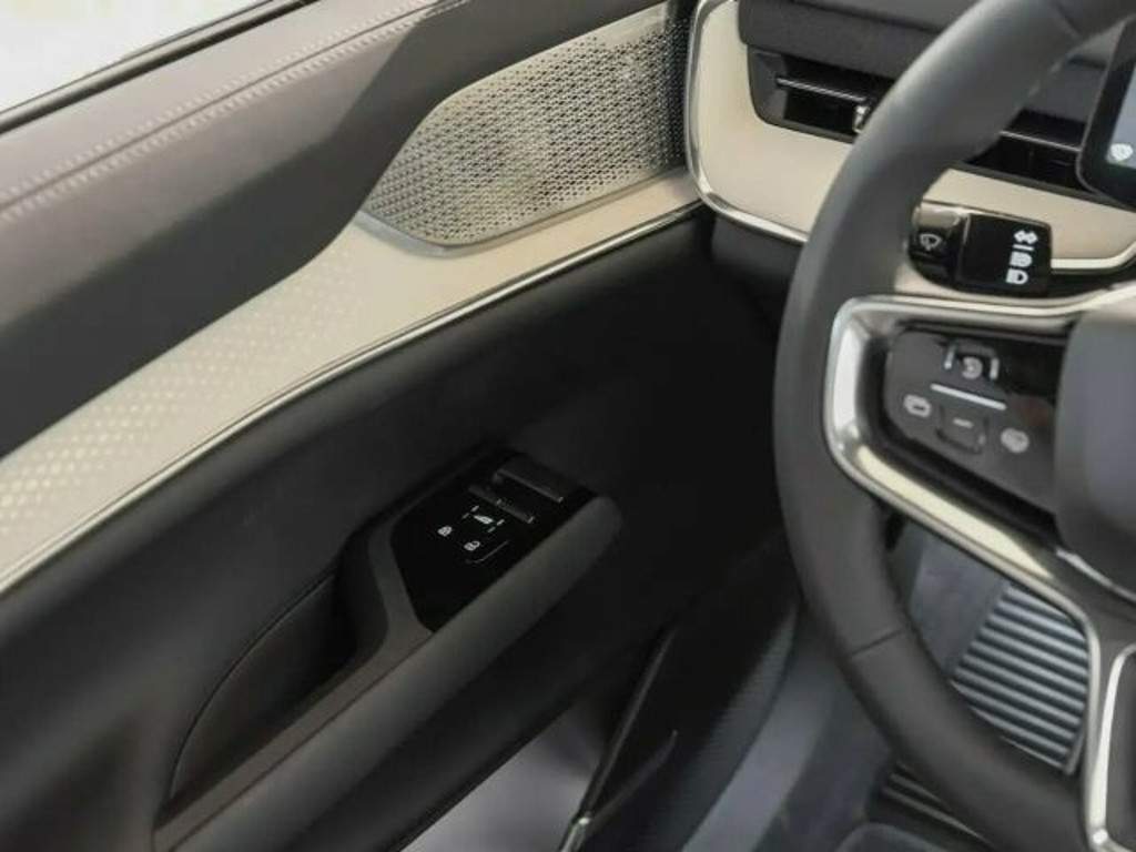 Volvo EX90