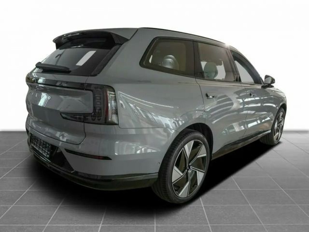 Volvo EX90