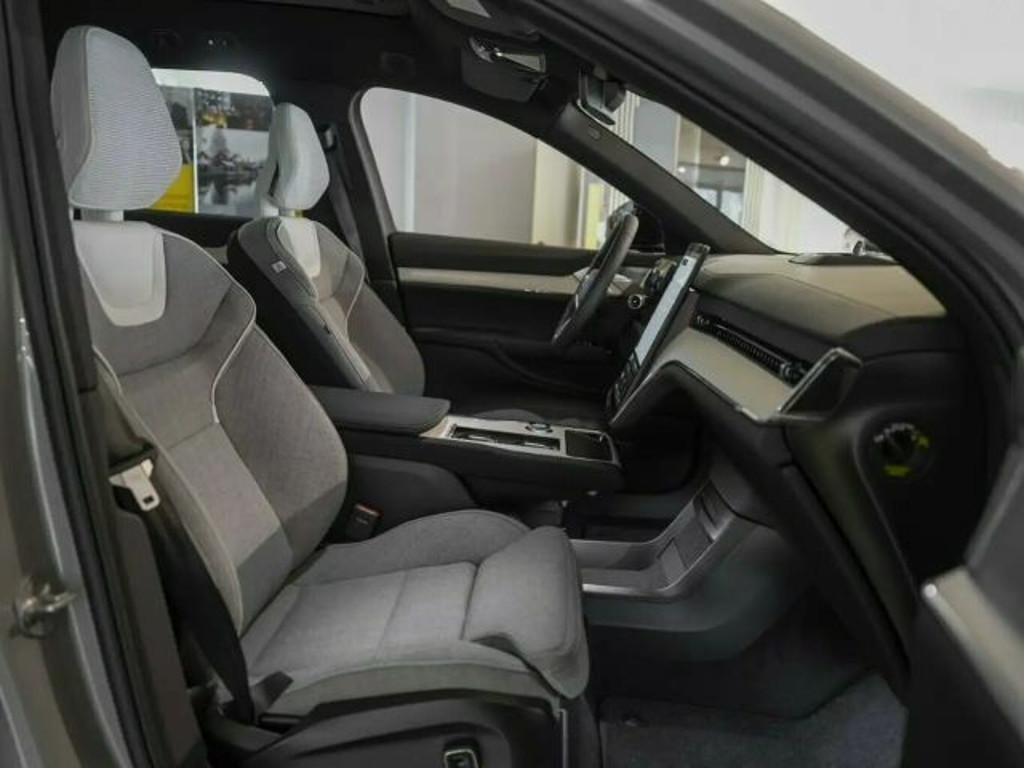 Volvo EX90