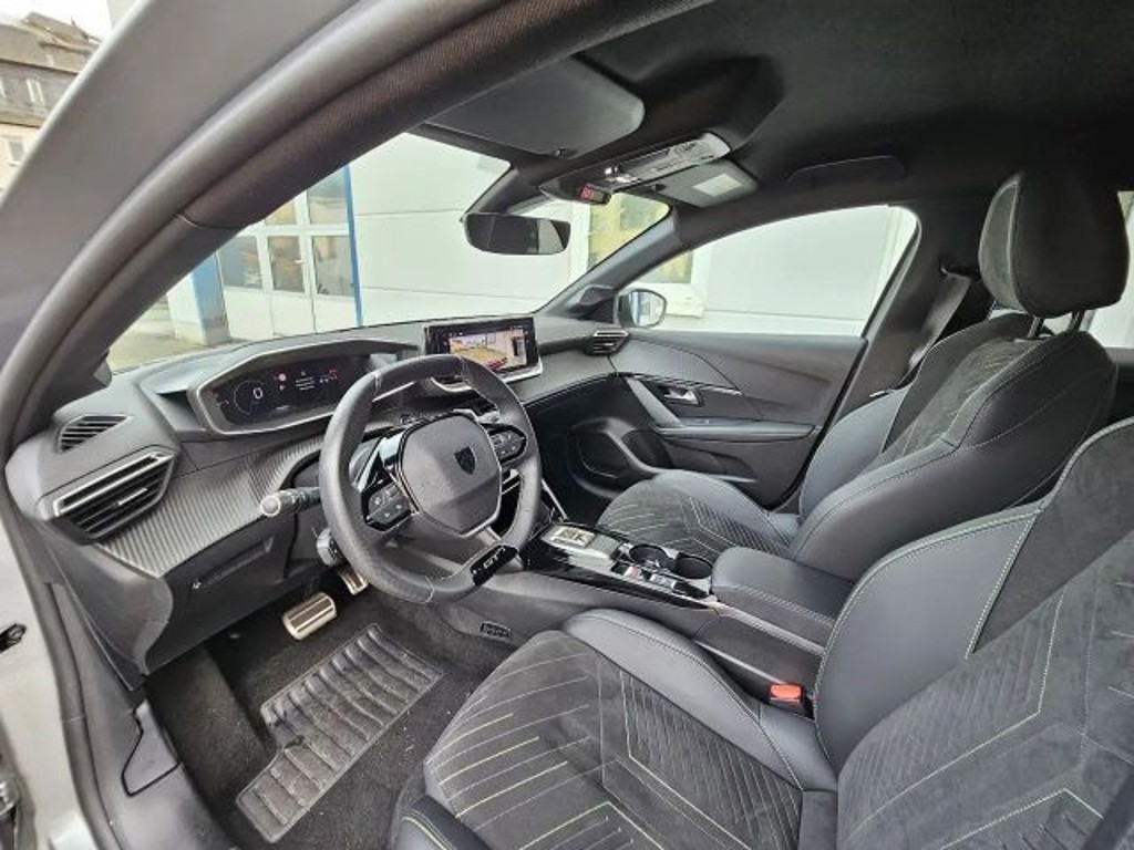 Peugeot e-208