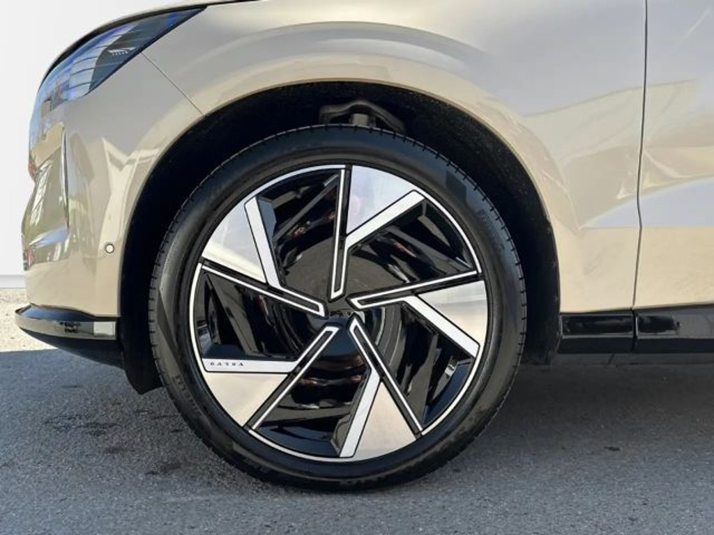 Volvo EX90