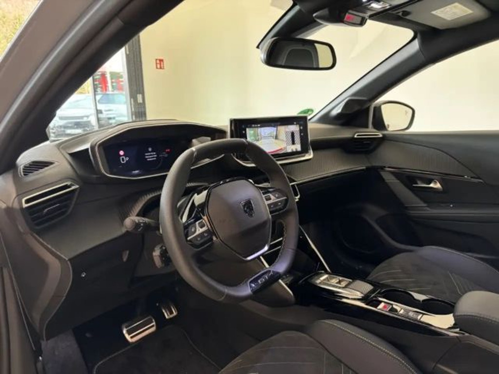 Peugeot e-208