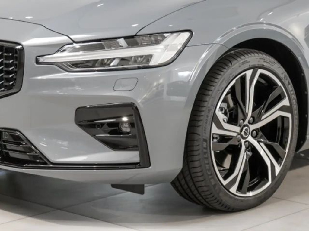 Volvo V60 Plus Dark