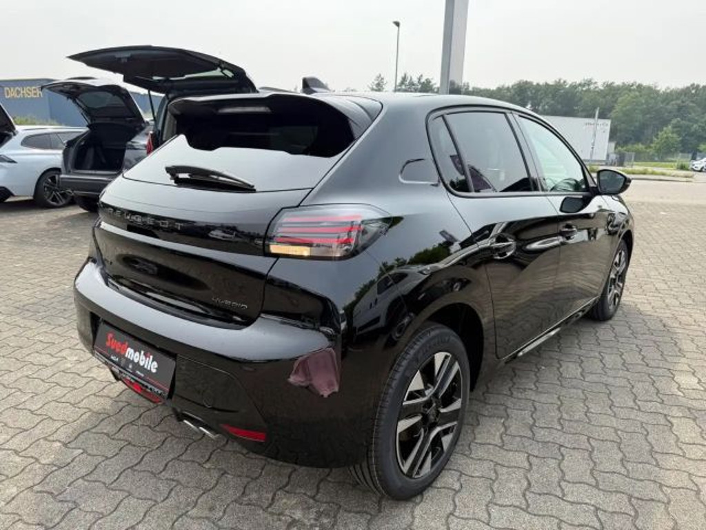 Peugeot e-208