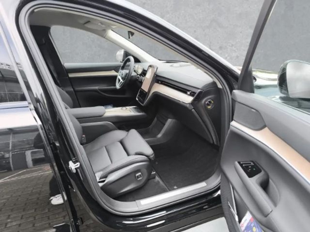 Volvo EX90