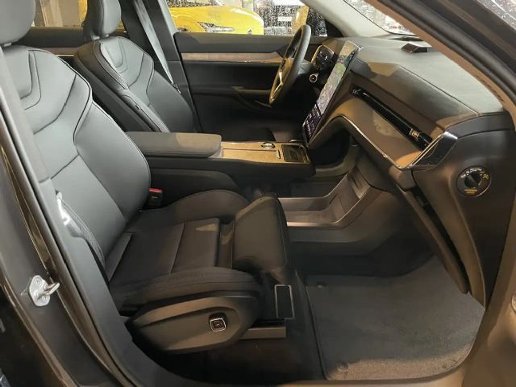 Volvo EX90