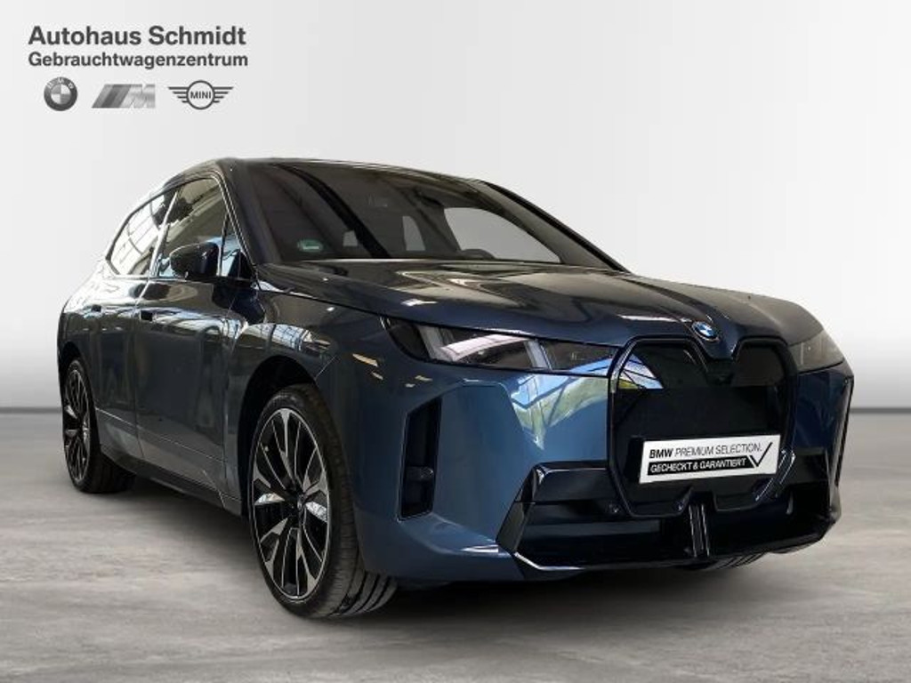 BMW iX
