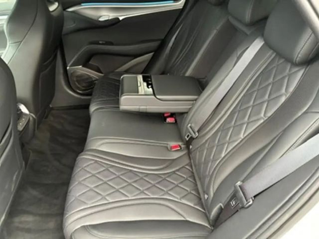 BYD Sealion 7