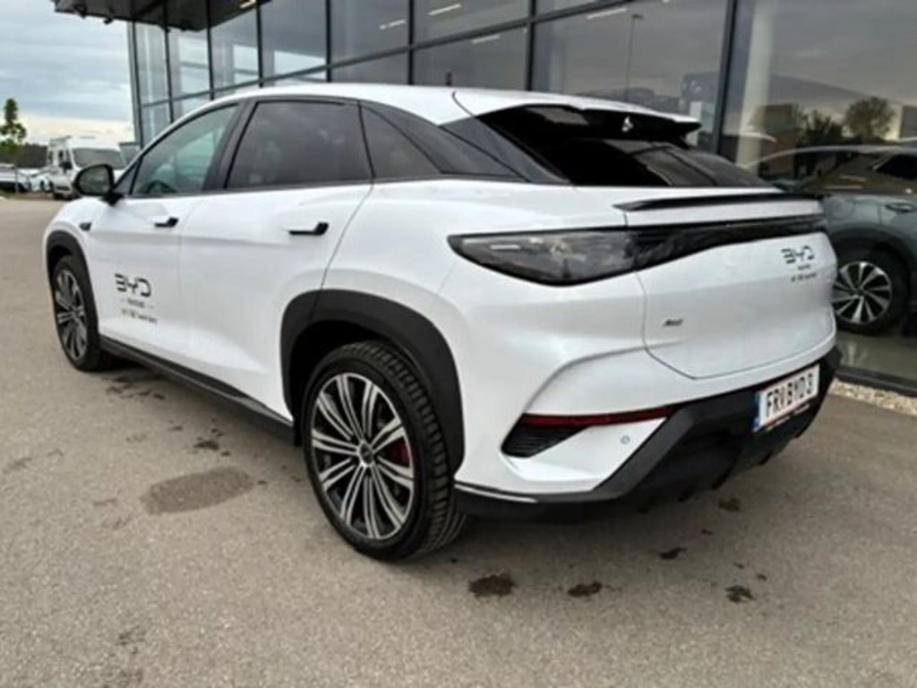 BYD Sealion 7
