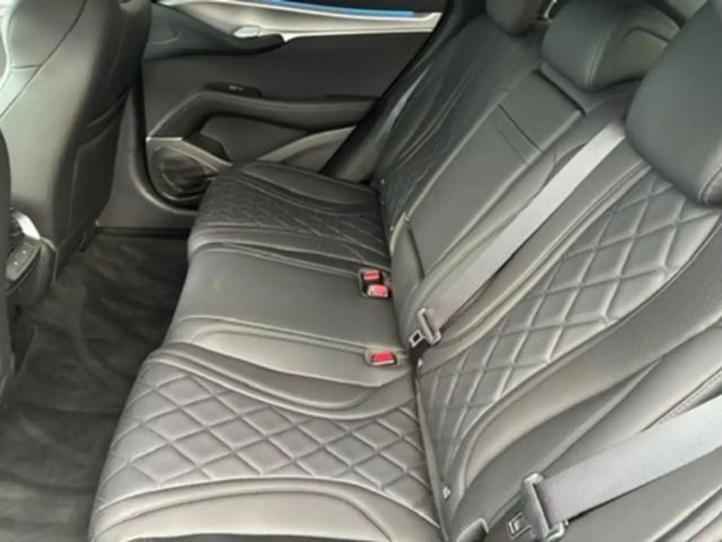 BYD Sealion 7