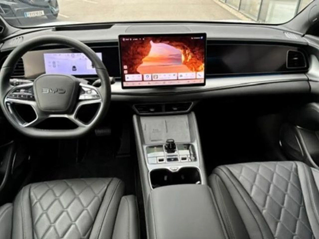 BYD Sealion 7