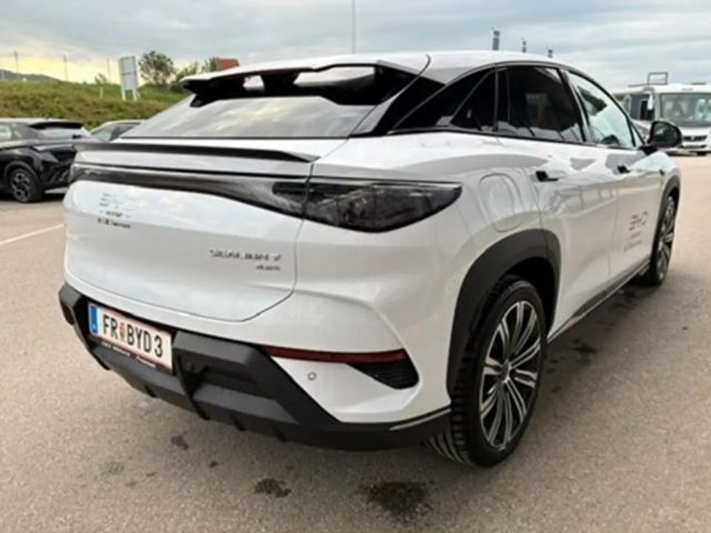 BYD Sealion 7