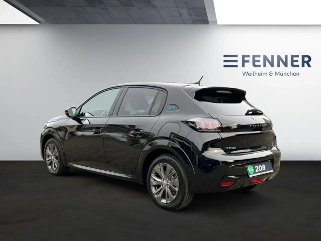 Peugeot e-208