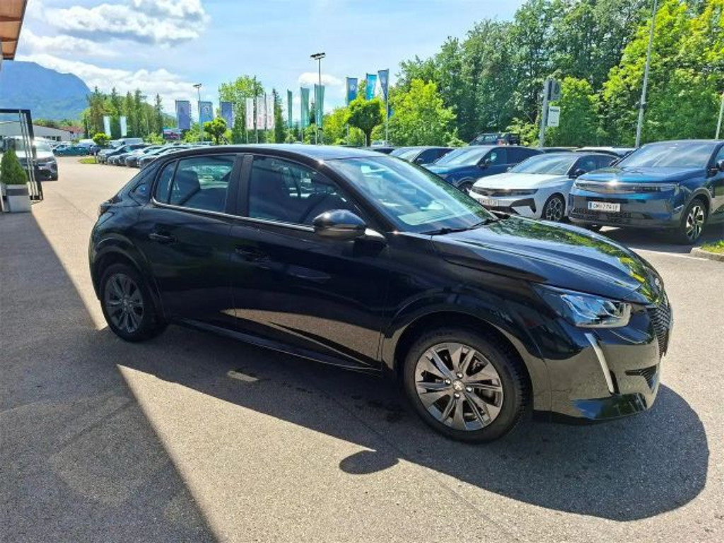 Peugeot e-208