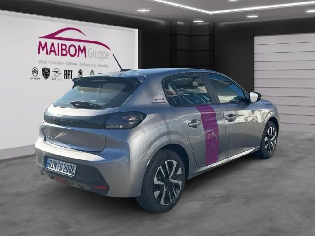 Peugeot e-208