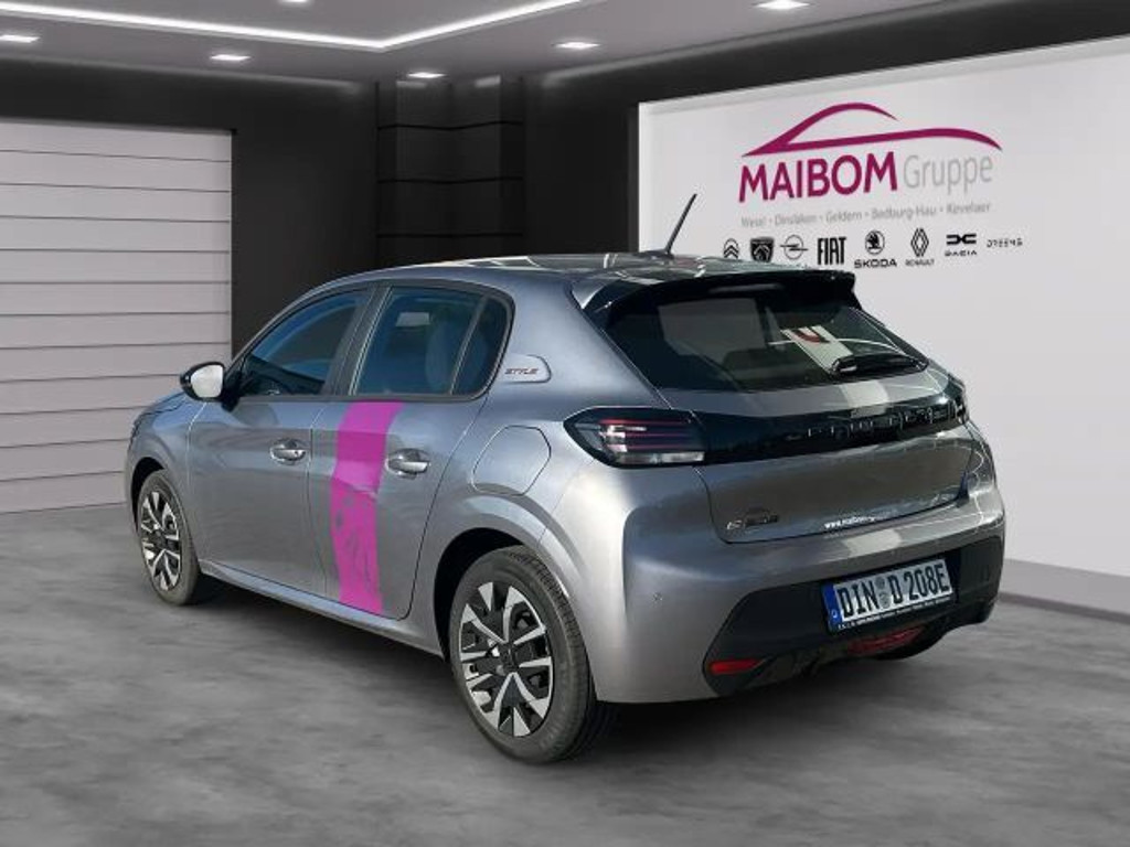 Peugeot e-208