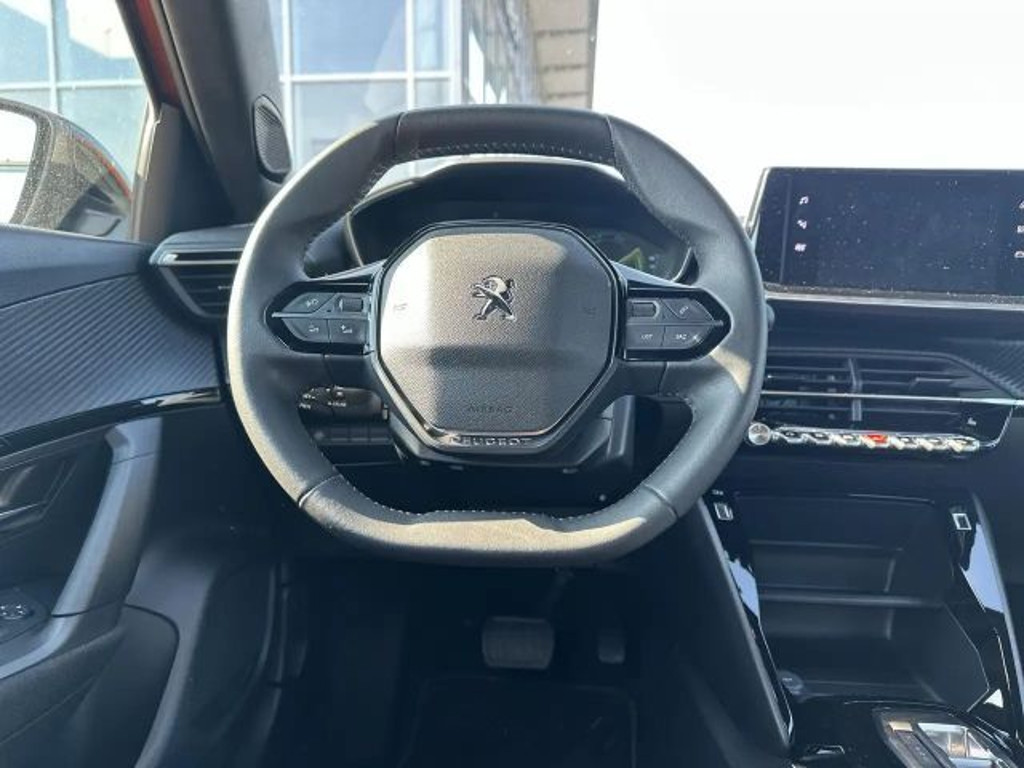 Peugeot e-2008