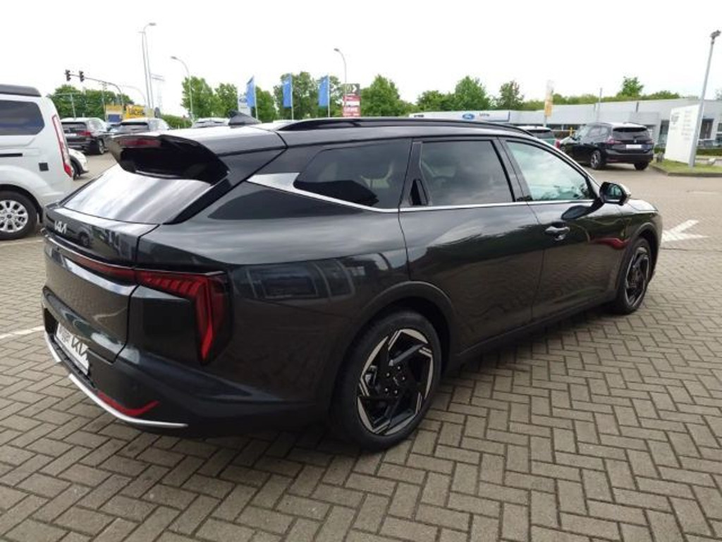 Kia K4
