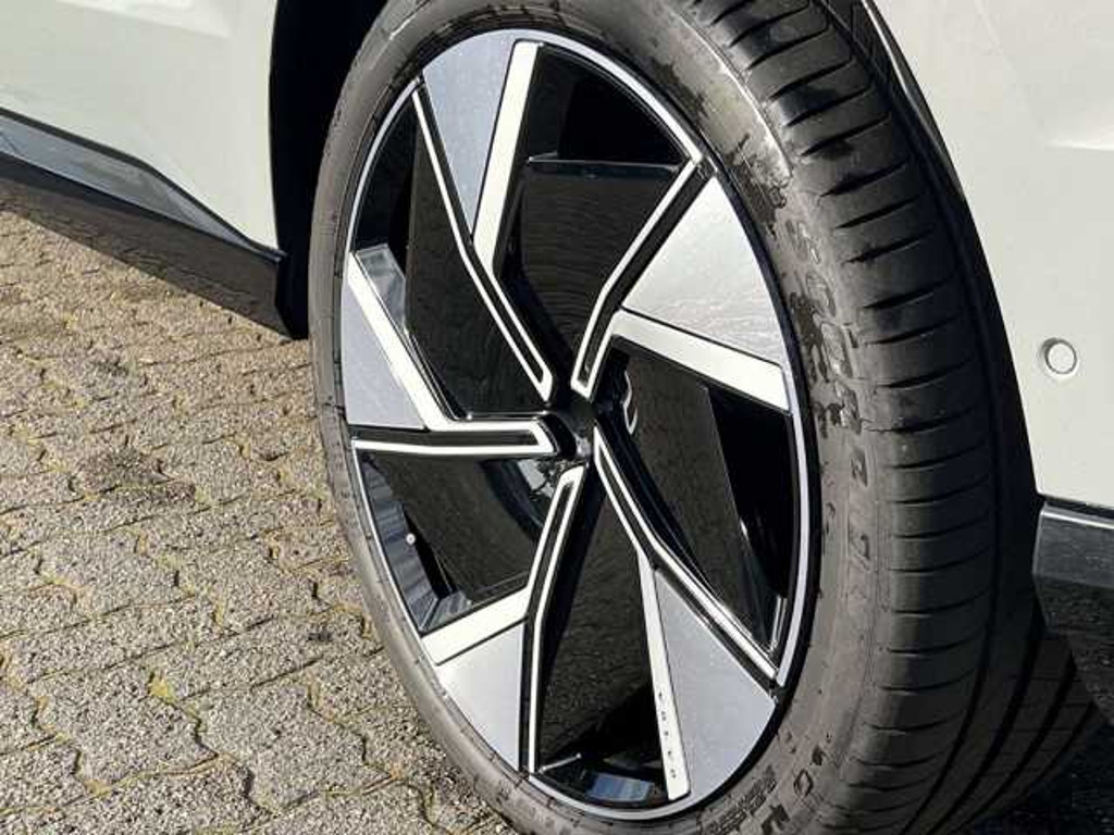 Volvo EX90