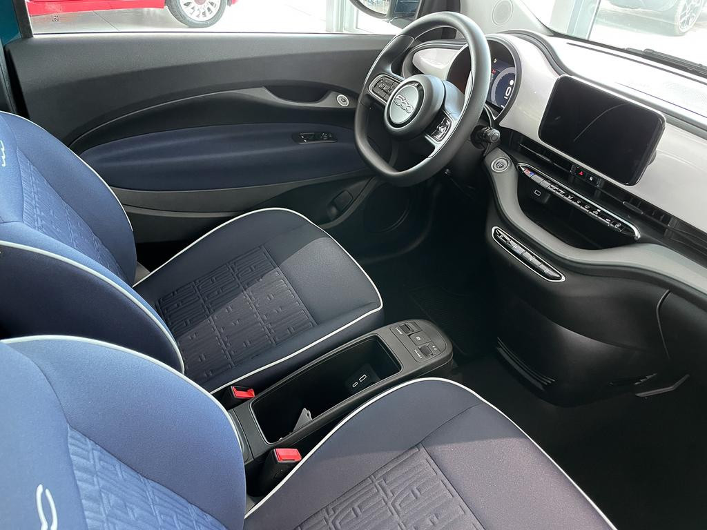 Fiat 500e Action