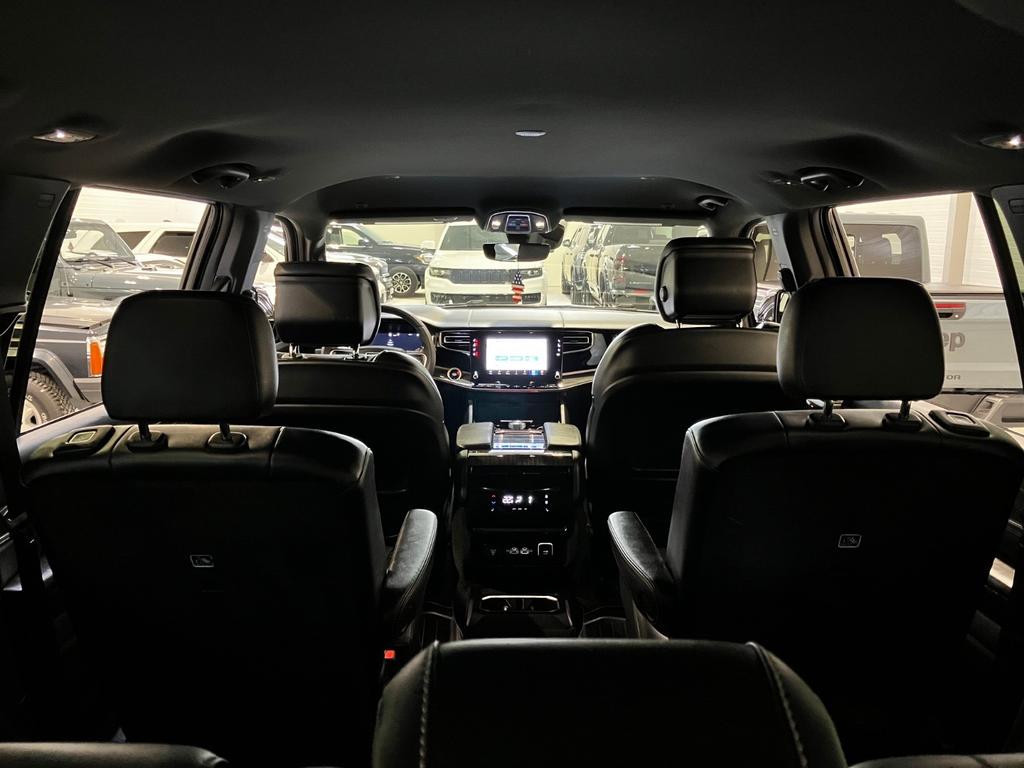 Jeep Wagoneer