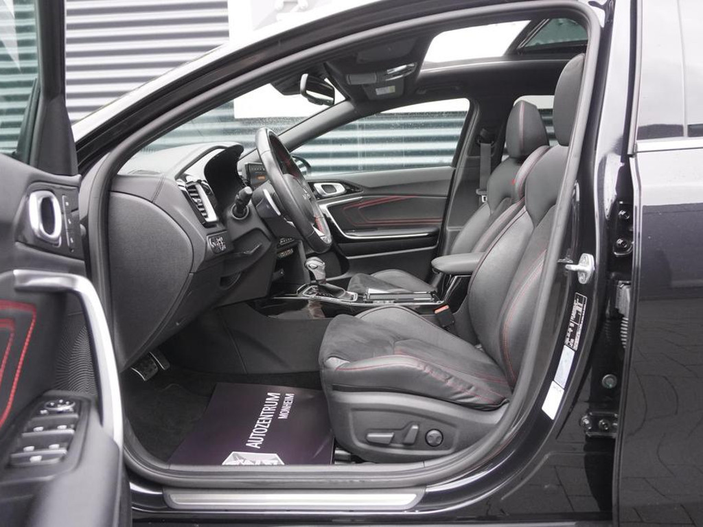 Kia ProCeed