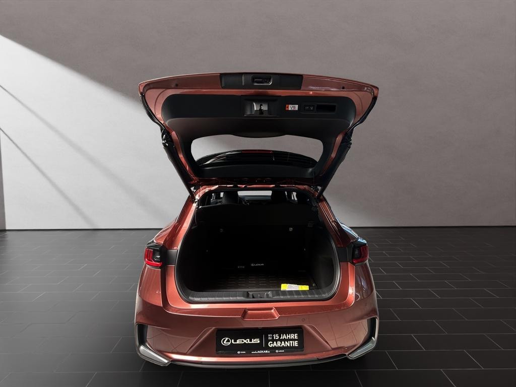 Lexus LBX