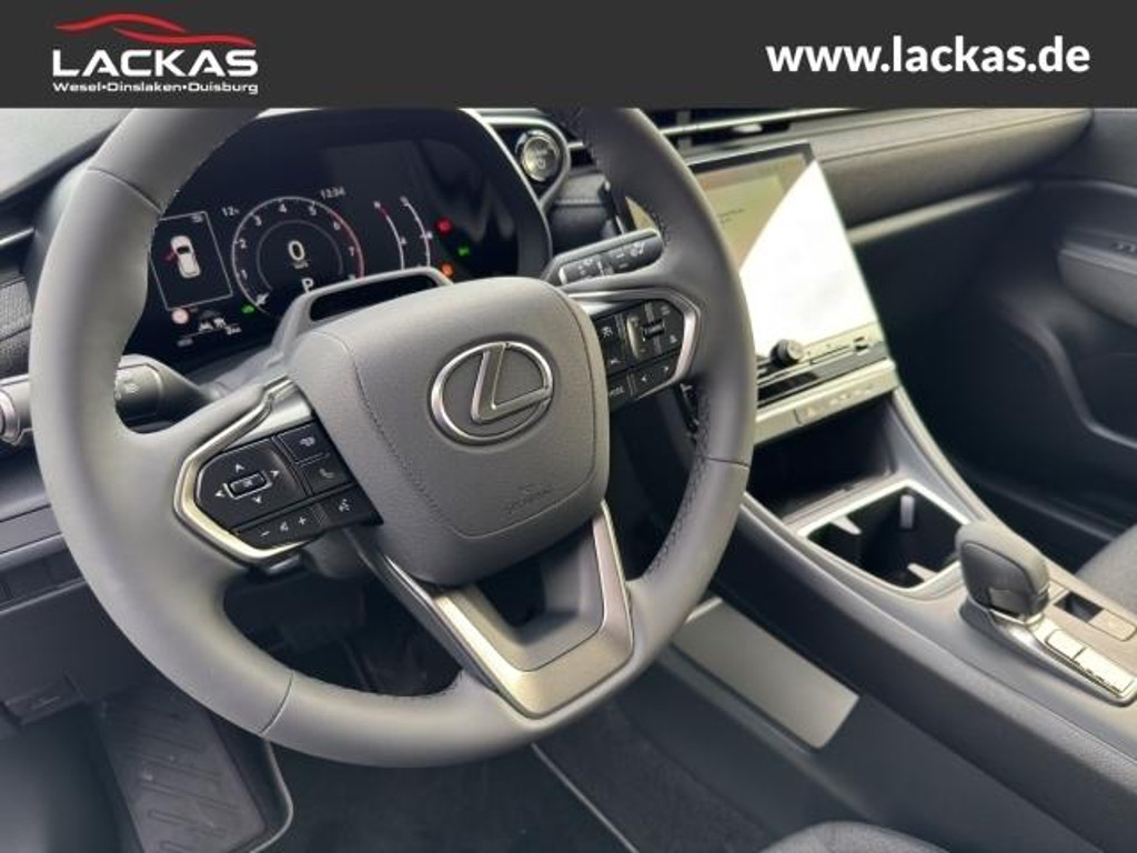 Lexus LBX