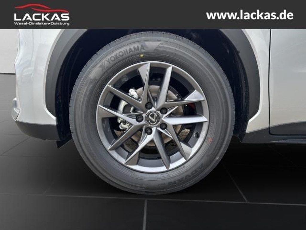 Lexus LBX