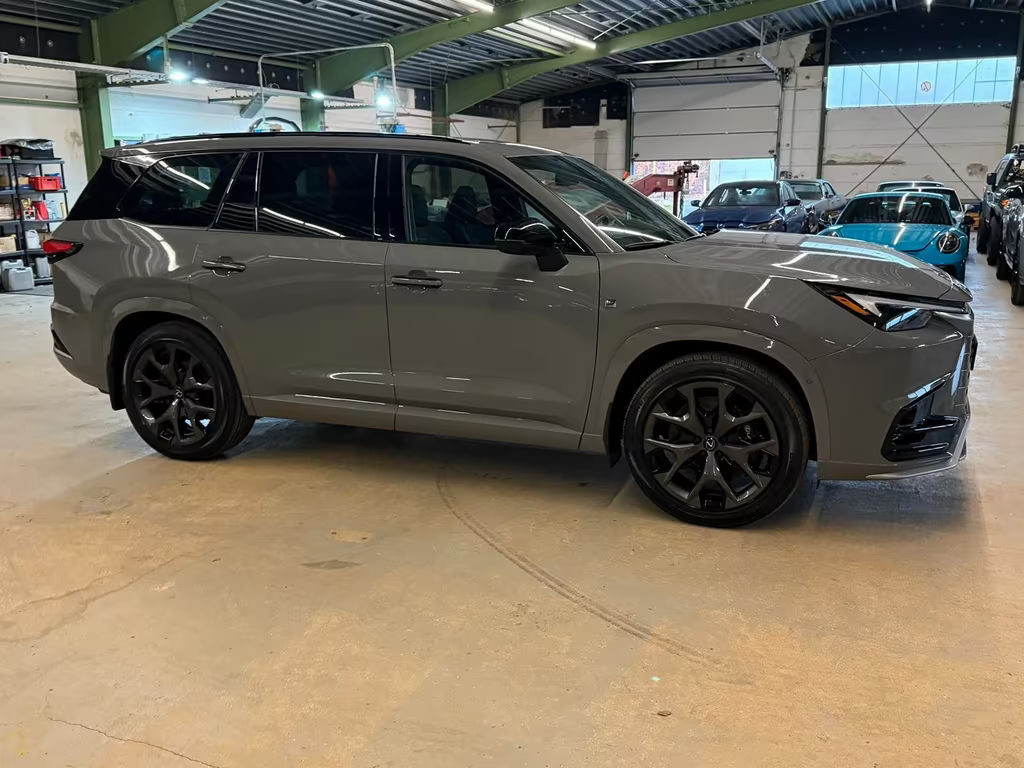 Lexus TX-Serie