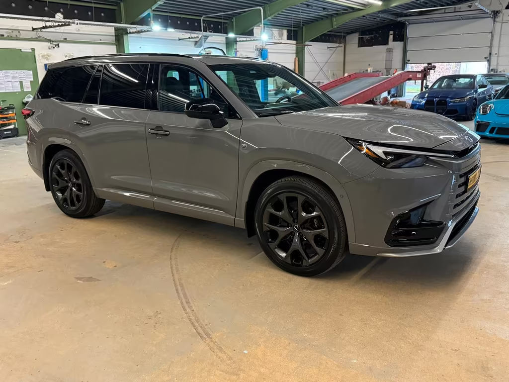 Lexus TX-Serie