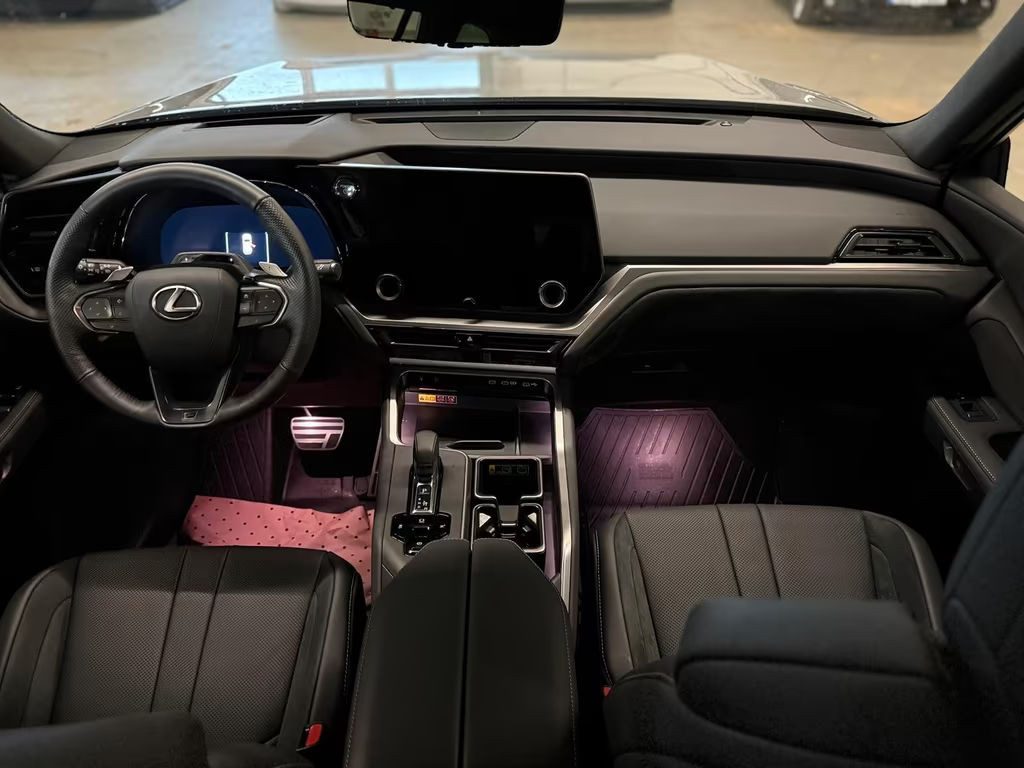 Lexus TX-Serie