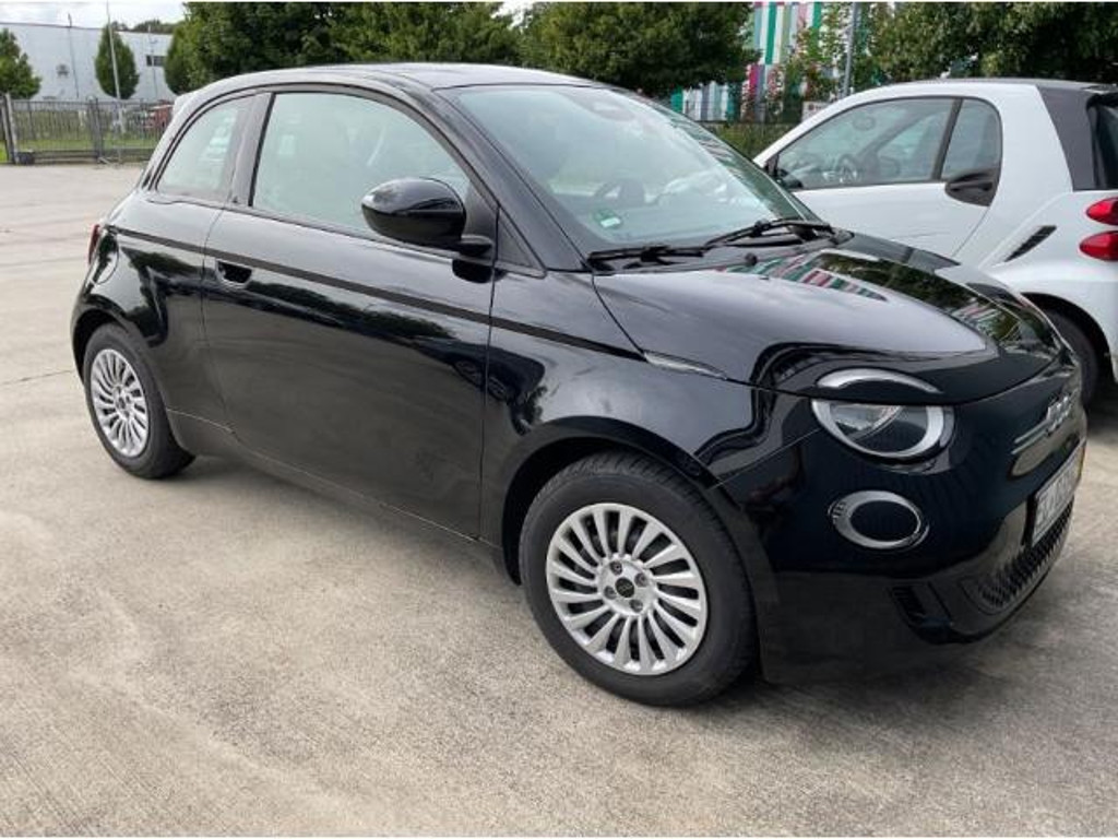 Fiat 500e Action