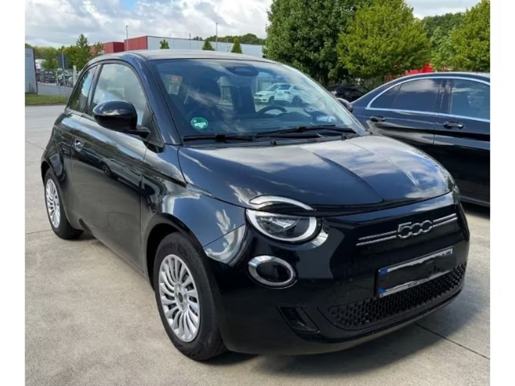 Fiat 500e Action