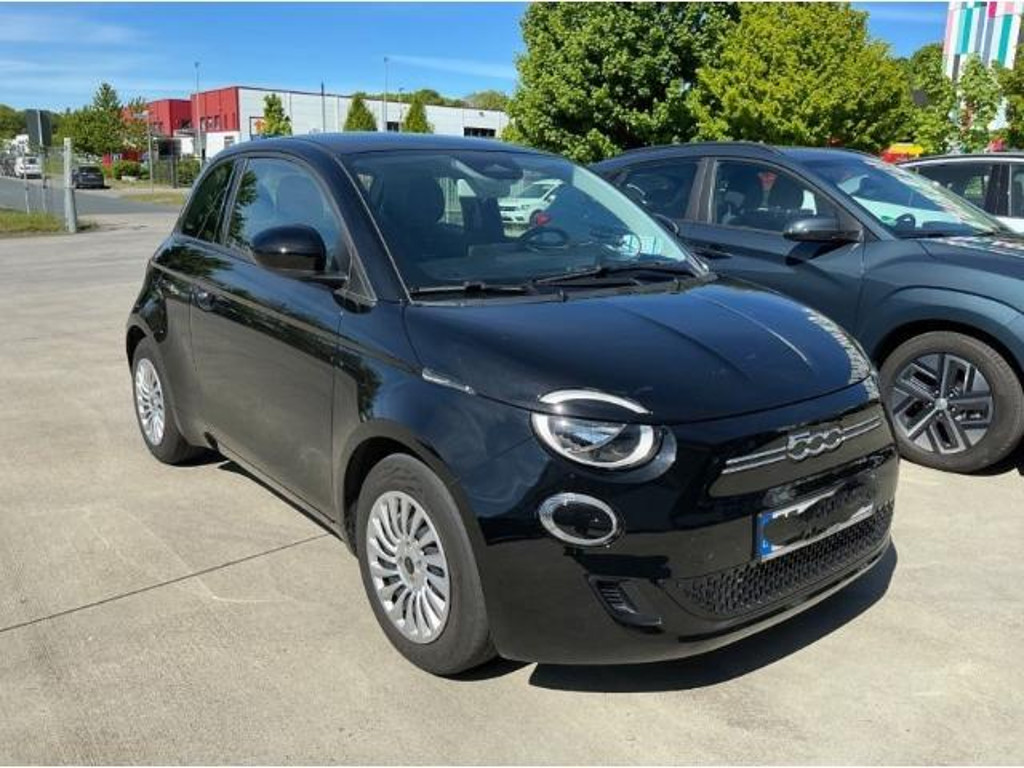 Fiat 500e Action