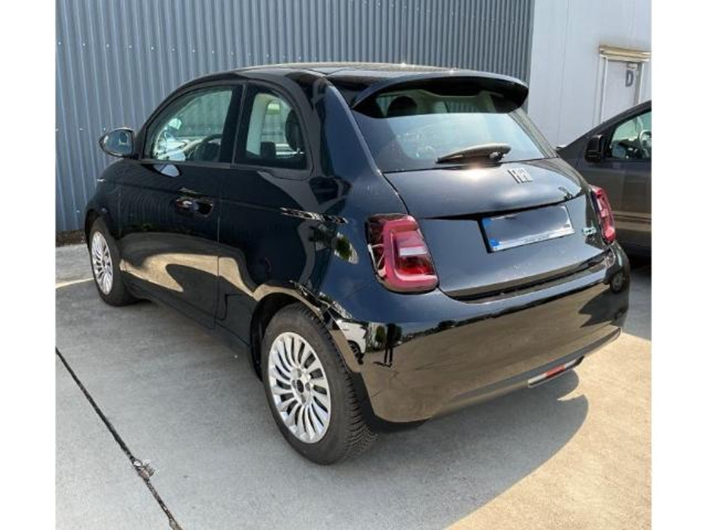 Fiat 500e Action