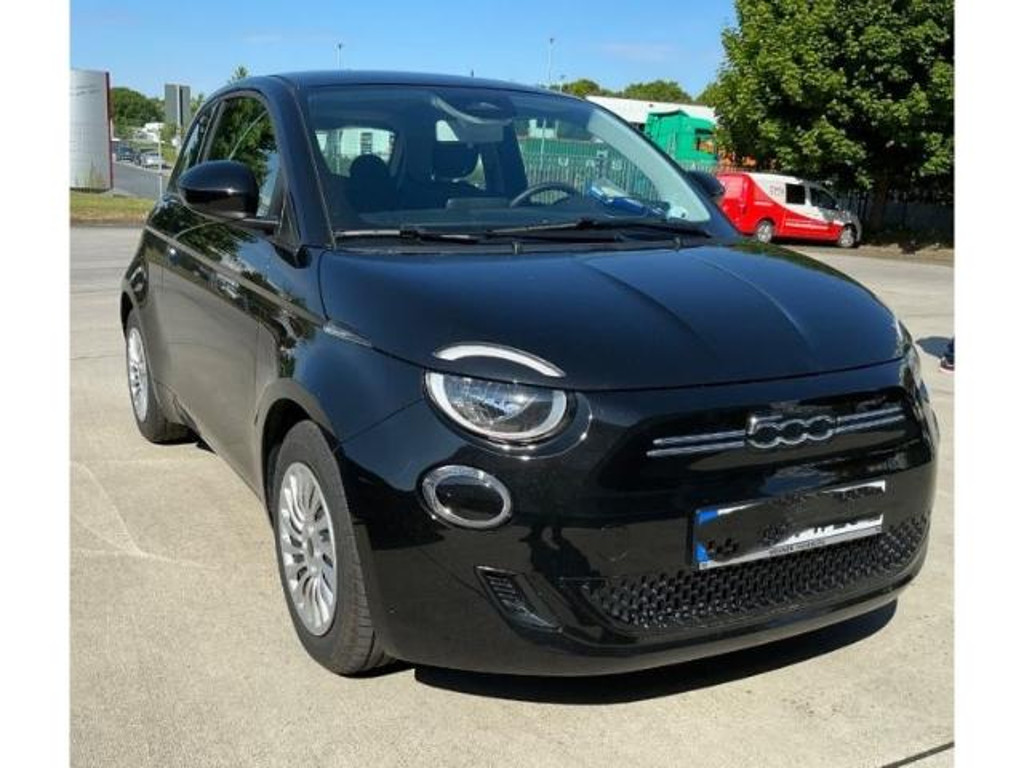 Fiat 500e Action