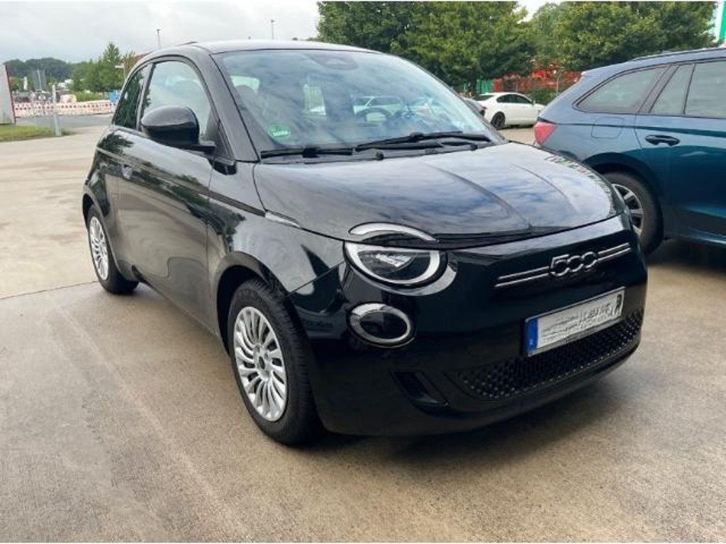 Fiat 500e Action